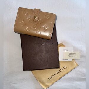 Louis Vuitton Beige Monogram Vernis French Purse Wallet